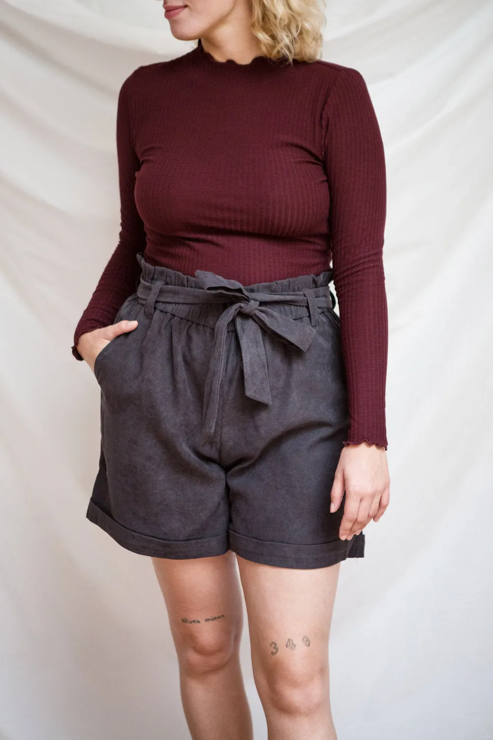 Faaset Black | Ribbed Top w/ Stand Collar