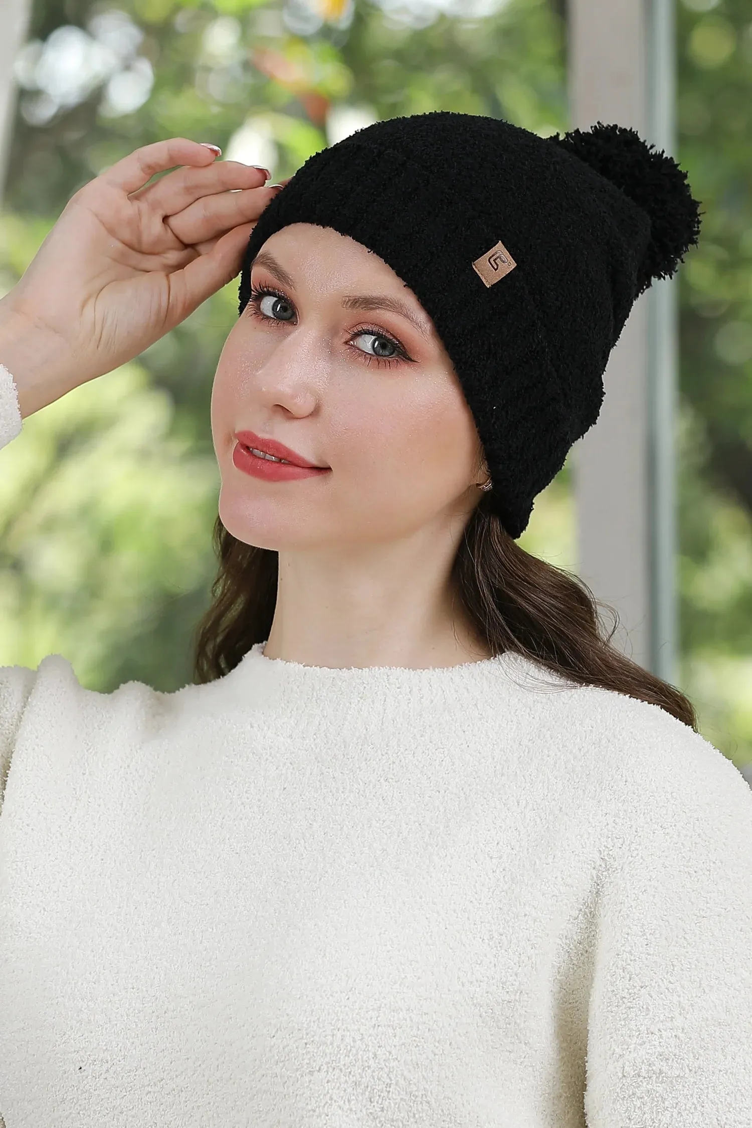 Solid Beanie W/Pom