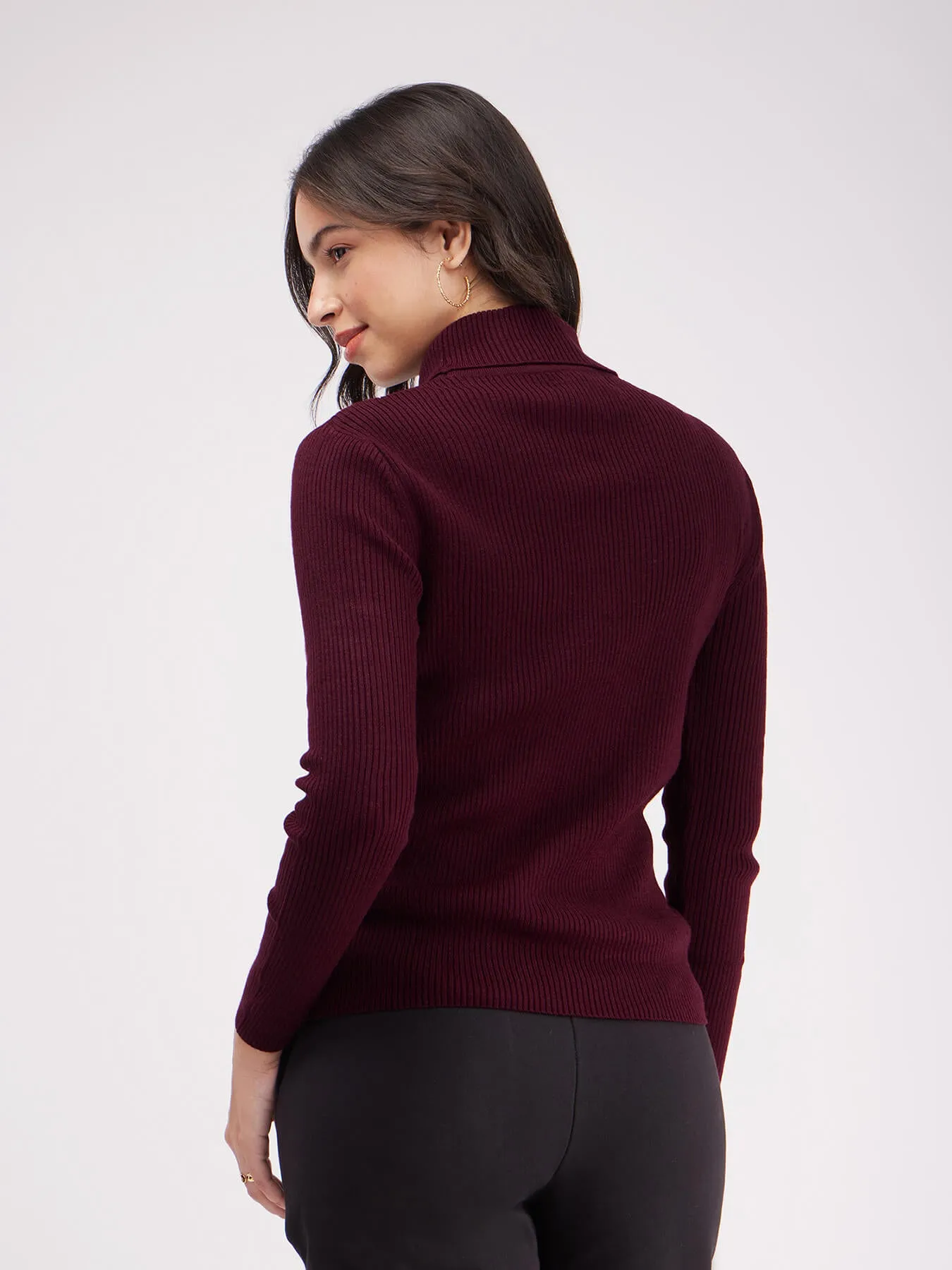 Turtle Neck Ribbed Sweater - Wine