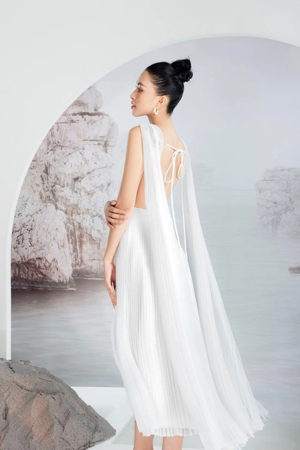 Vali Pleated Boat Neck Chiffon Midi Dress